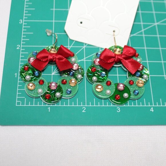 Glitter Resin Holiday Wreath with Multicolor Rhinestones and Red Bow - Picture 6 of 9